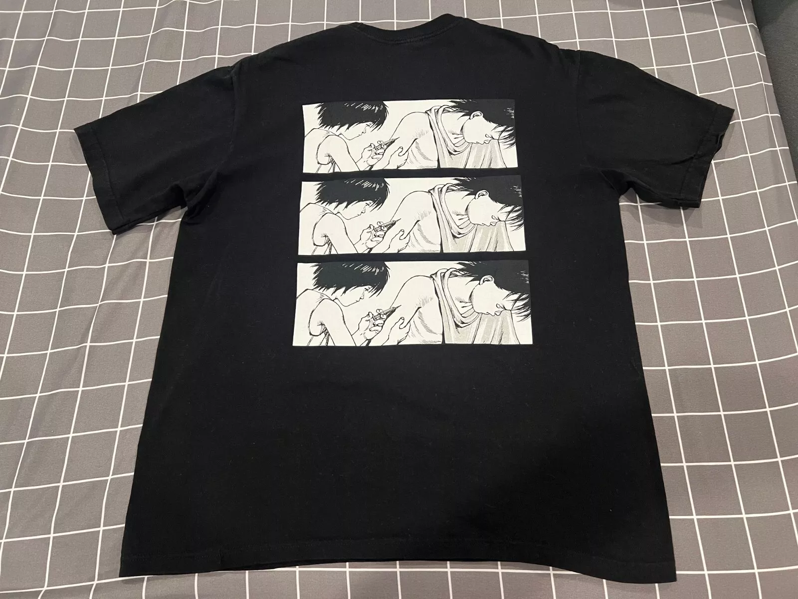 FW2017 Supreme x AKIRA   T shirt seringue   Noir   Taille Medium M