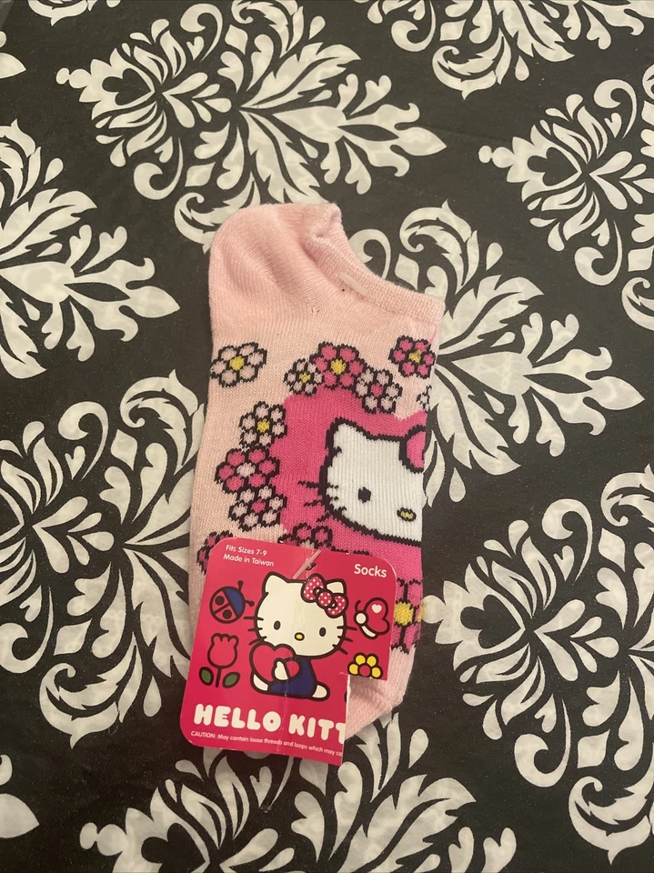 Nuevo con etiquetas Sanrio Hello Kitty Niñas Lote Par De 4 Calcetines Niñas Talla 7-9 Foto 2 de 4