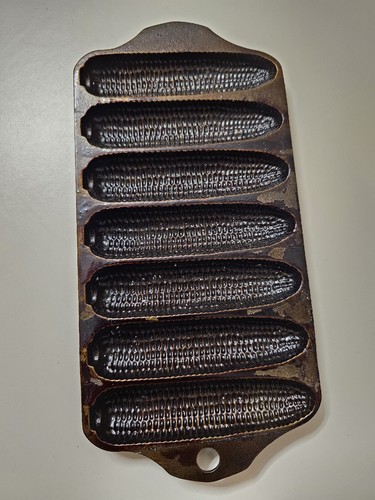Vintage Griswold Seasoned Crispy Corn Wheat Stick Pan No 262 USA 625 C