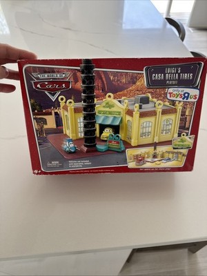 Disney Pixar Cars LUIGI'S CASA DELLA Tires Playset Brand NEW & Sealed