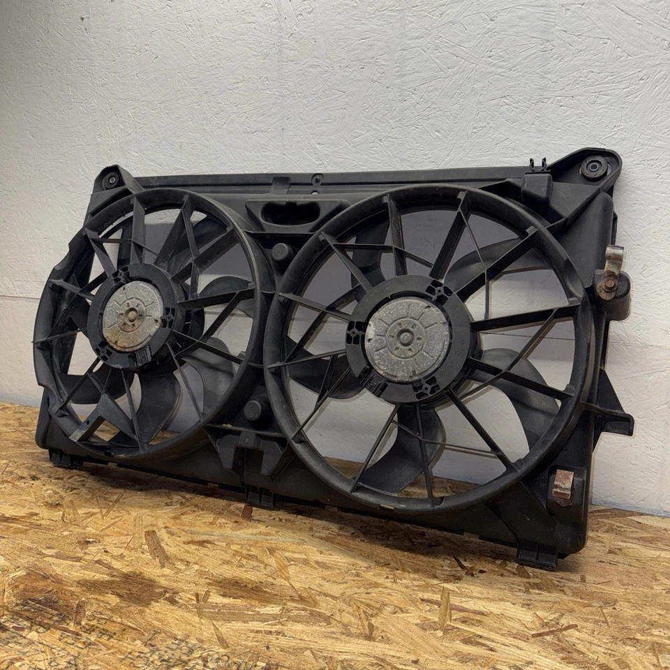 Conjunto de ventilador de refrigeración eléctrico radiador GMC Yukon Sierra Silverado 2007-2013 Foto 2 de 4