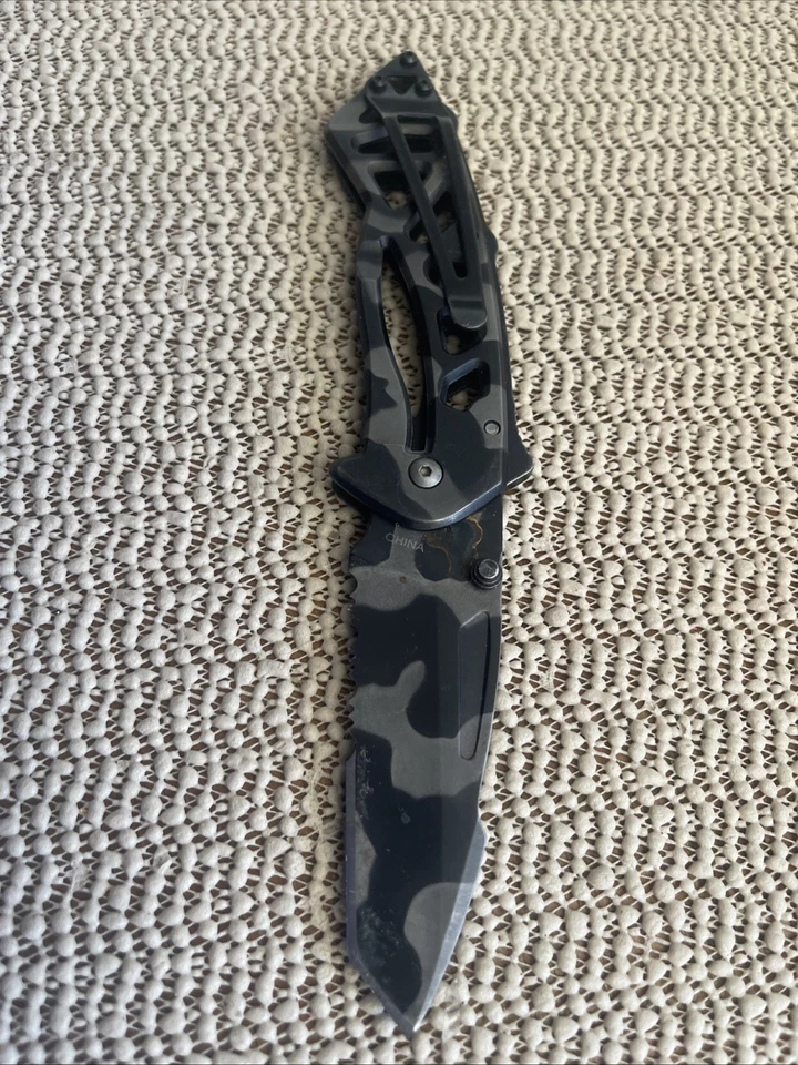 BUCK “Tiger”Knife 0870 Bones Partially Serrated Tactical Folding Knife With Clip - Image 4 of 4