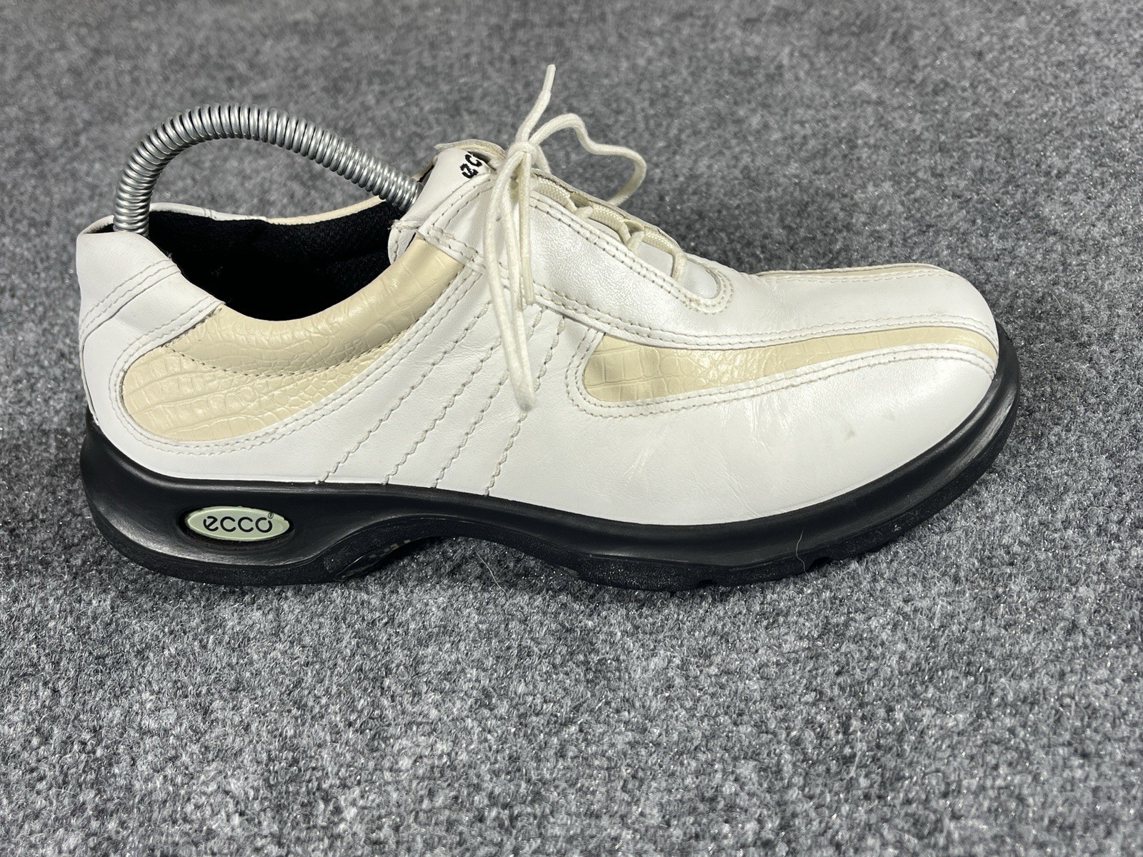 Adult Size 39 White Lace Up Outdoor Preppy Sports Cleats Wom