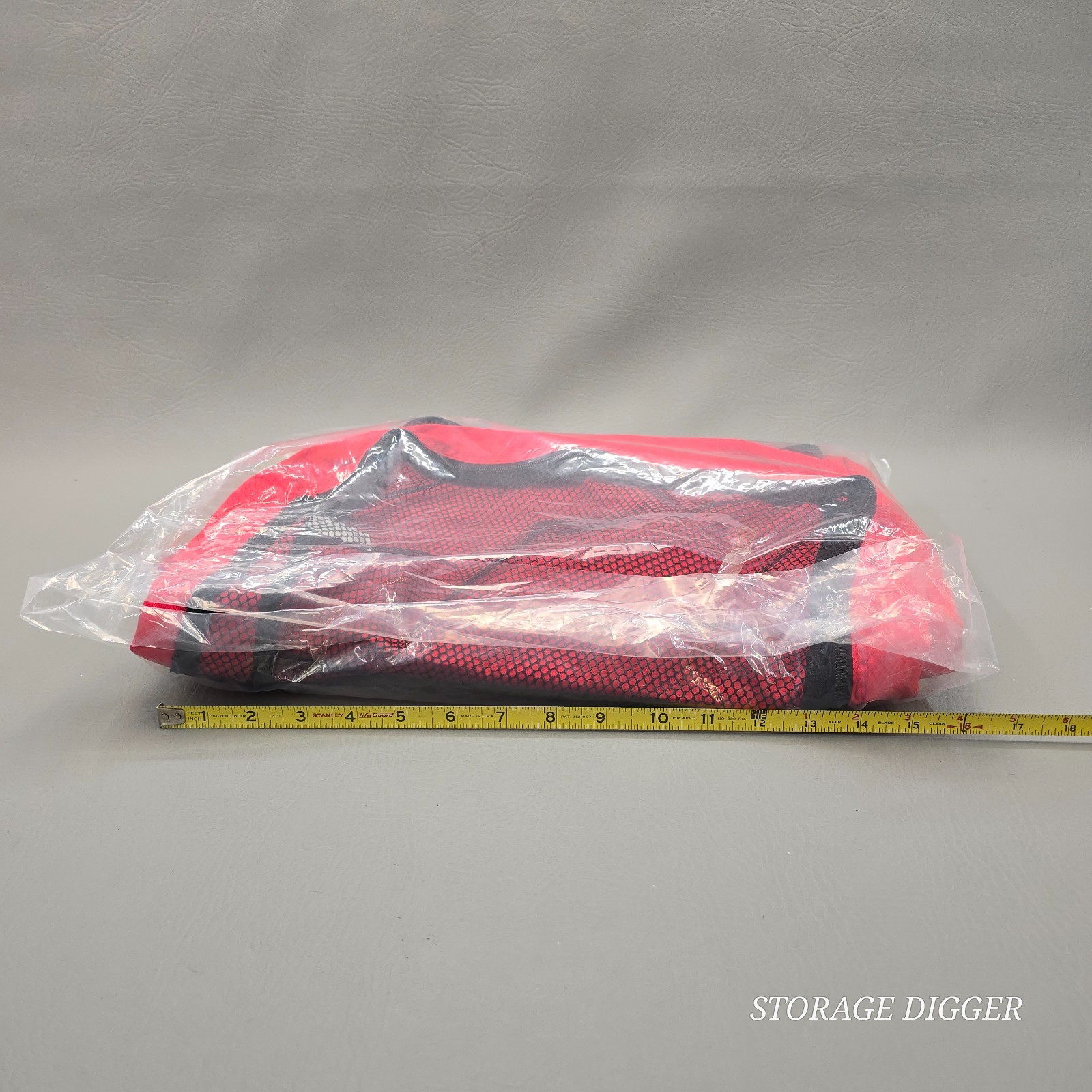 AmazonBasics Packing Cubes 4-Piece Set Red Travel Luggage Organizers Mesh Bags