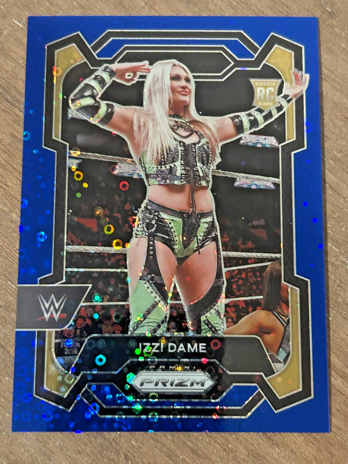 2024 Panini Prizm WWE - Izzi Dame #116 Blue Disco Prizm RC #20/25
