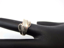 Vintage Sterling Silver 925 Ring Genuine Dome Scalloped Lifted 5.2g Ring Size 5