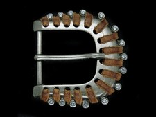 UB01110 REALLY GREAT TRADITIONAL W/ LEATHER ART FASHION SILVERTONE BELT BUCKLE