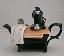 Vtg Mini Teapot Antique Sewing Machine Ceramic Sewing Decor Quilting Giftco READ