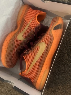 Kobe X size 10 MRLT/MTLLC GLD-VLLN RD- TYL ORN MERLOT/OR METALLIQUE