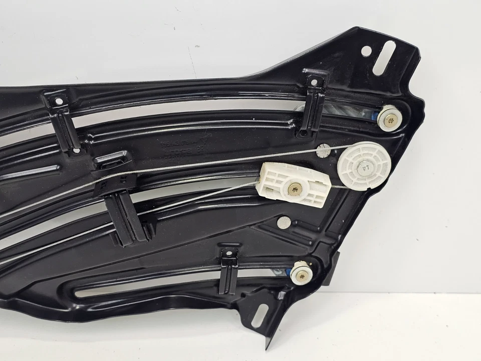 Оригинальный б/у регулятор стекла правая четверть стекла 1999-2004 Porsche 911 996 99654301604 - Изображение 3 из 4