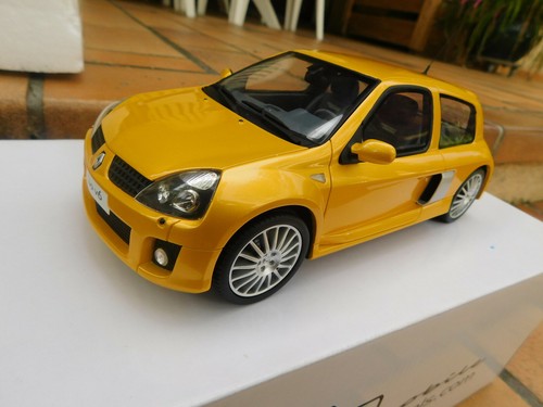Renault Clio 2 RS RSI 172 – Ottomobile 1/18 – Neuve