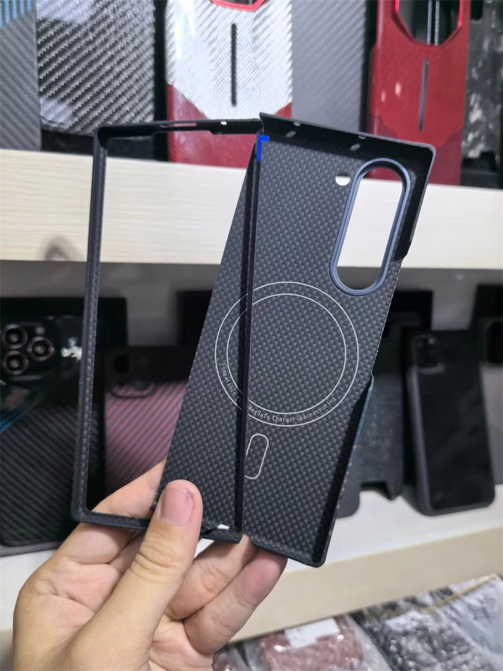 Magnetic Aramid Carbon Fiber Case For Samsung Galaxy Z Fold6 Matte Armor Cover - Picture 3 of 17