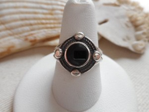 round onyx ring