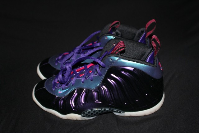 nike little posite one iridescent
