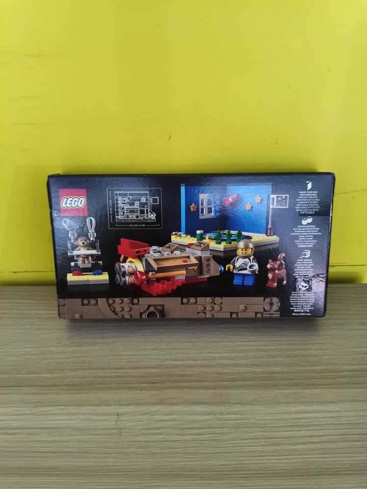LEGO Ideas 40533 Cosmic Cardboard Adventures, foto 2 di 4