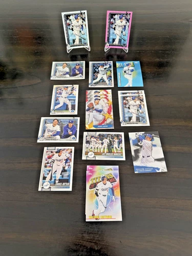 New Listing2025/2026 Topps SHOHEI OHTANI - Parallels and Inserts - 17 Card Lot!!