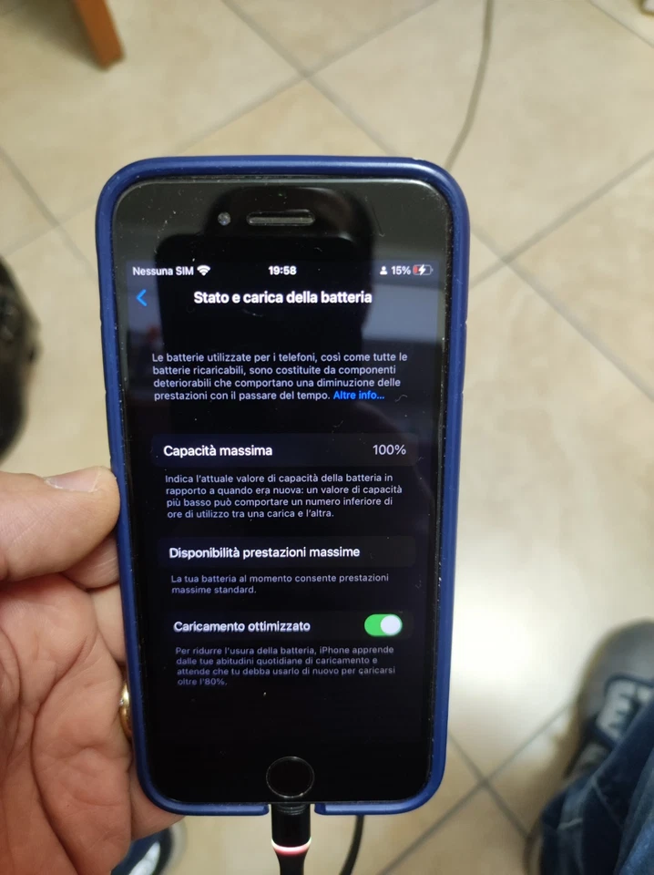 Apple iPhone 8 - 64GB - Grigio - Immagine 3 di 3