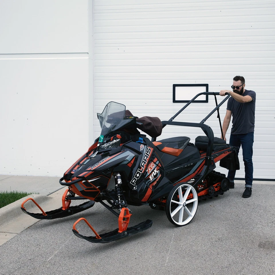 Carretilla de tienda de motos de nieve Black Ice Foto 2 de 4