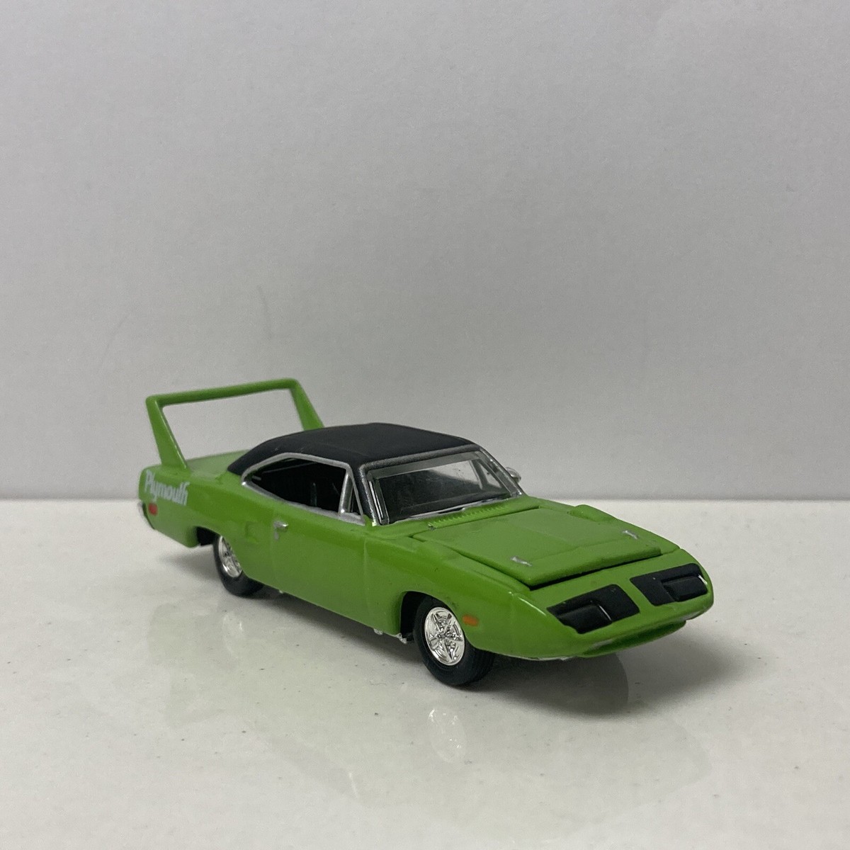 1970 70 Plymouth Superbird Collectible 1/64 Scale Diecast Diorama