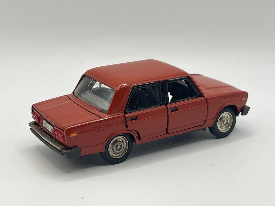 VAZ 2105 A39 ORIGINAL MEGA RARE Made in CCCP VOLGA VAZ 1/43 novoexport Russian - Bild 4 von 4