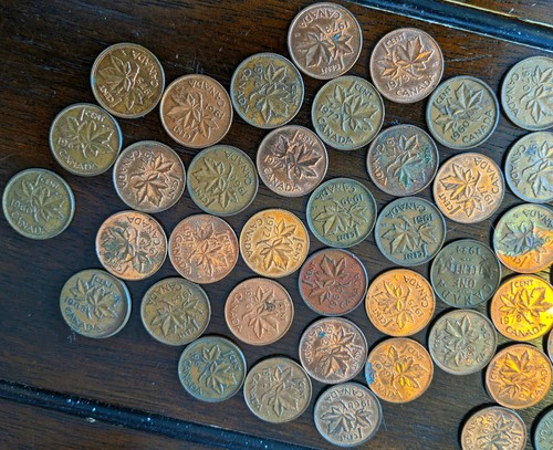 1970's circulated CANADIAN PENNY ROLL Canada small cent full roll of 50 pennies - Picture 3 of 5