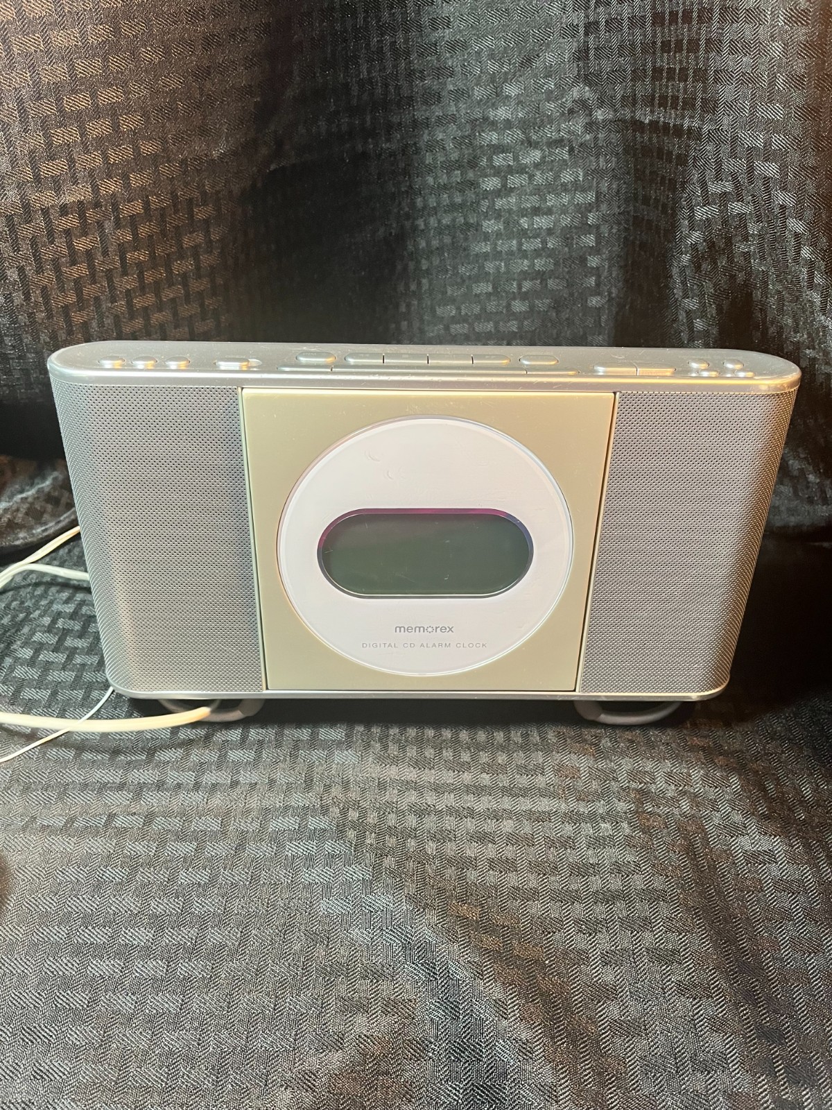 Memorex Digital CD Alarm Clock Radio AM/FM Dual Speaker CD Works