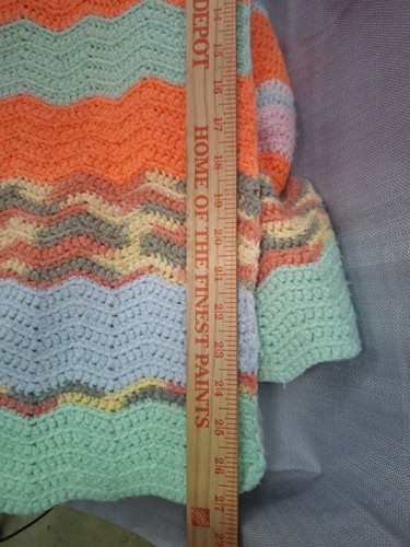 Manta vintage hecha a mano de ganchillo afgana para bebé en zig zag naranja pastel - Imagen 14 de 15