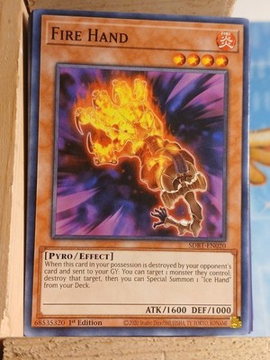 Fire Hand SDBT-EN020 Structure Deck: Beware of Traptrix 1st Edition
