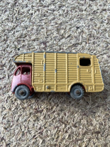 Vintage Lesney Matchbox Diecast Model Vehicle No. 35 Marshall Horse Box MK7 ERF