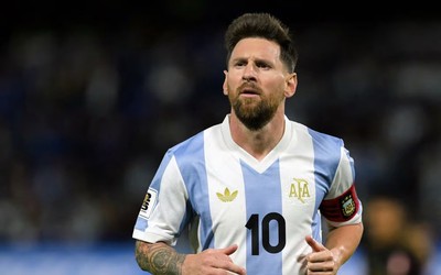 Adidas Argentina 2024/25 Home Jersey #10 MESSI Large 50th