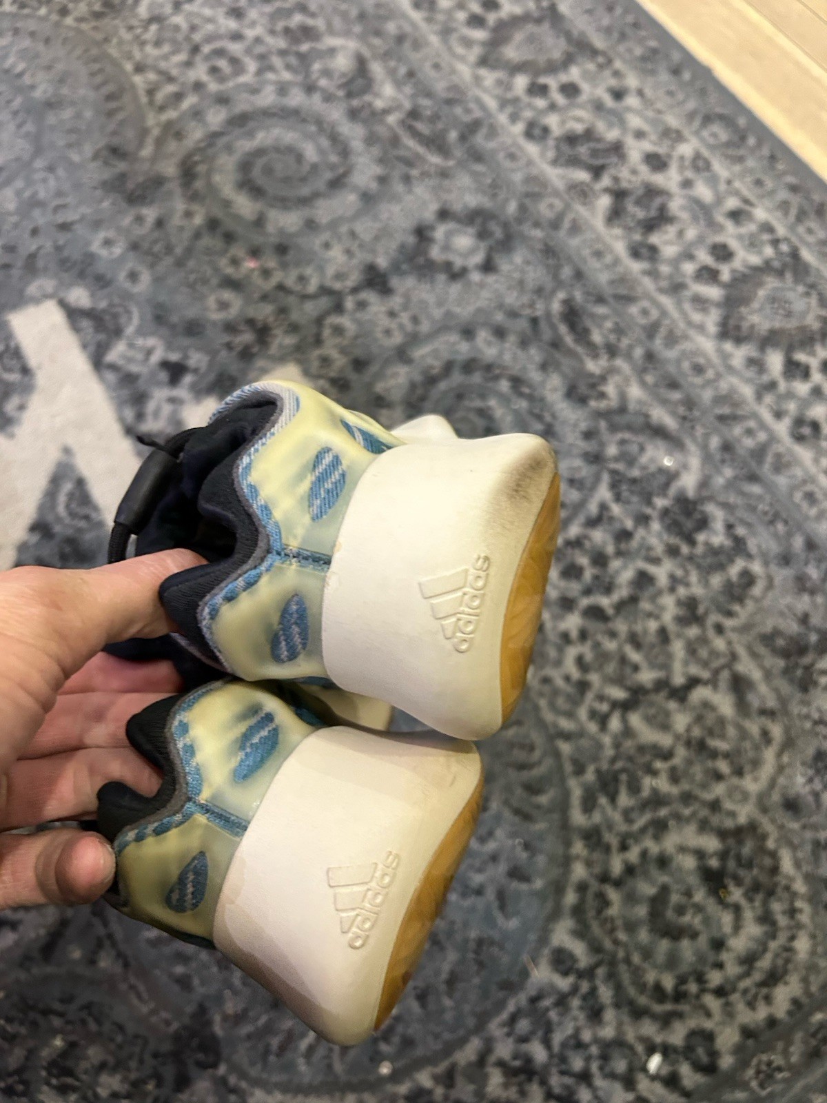 Size 4 - adidas Yeezy 700 V3 Kyanite thumbnail 5