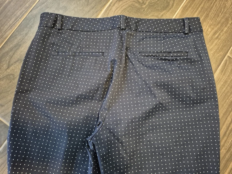 Pantalones Banana Republic Ryan Curvy Fit para mujer talla 14 azul marino a lunares longitud completa  Foto 4 de 4
