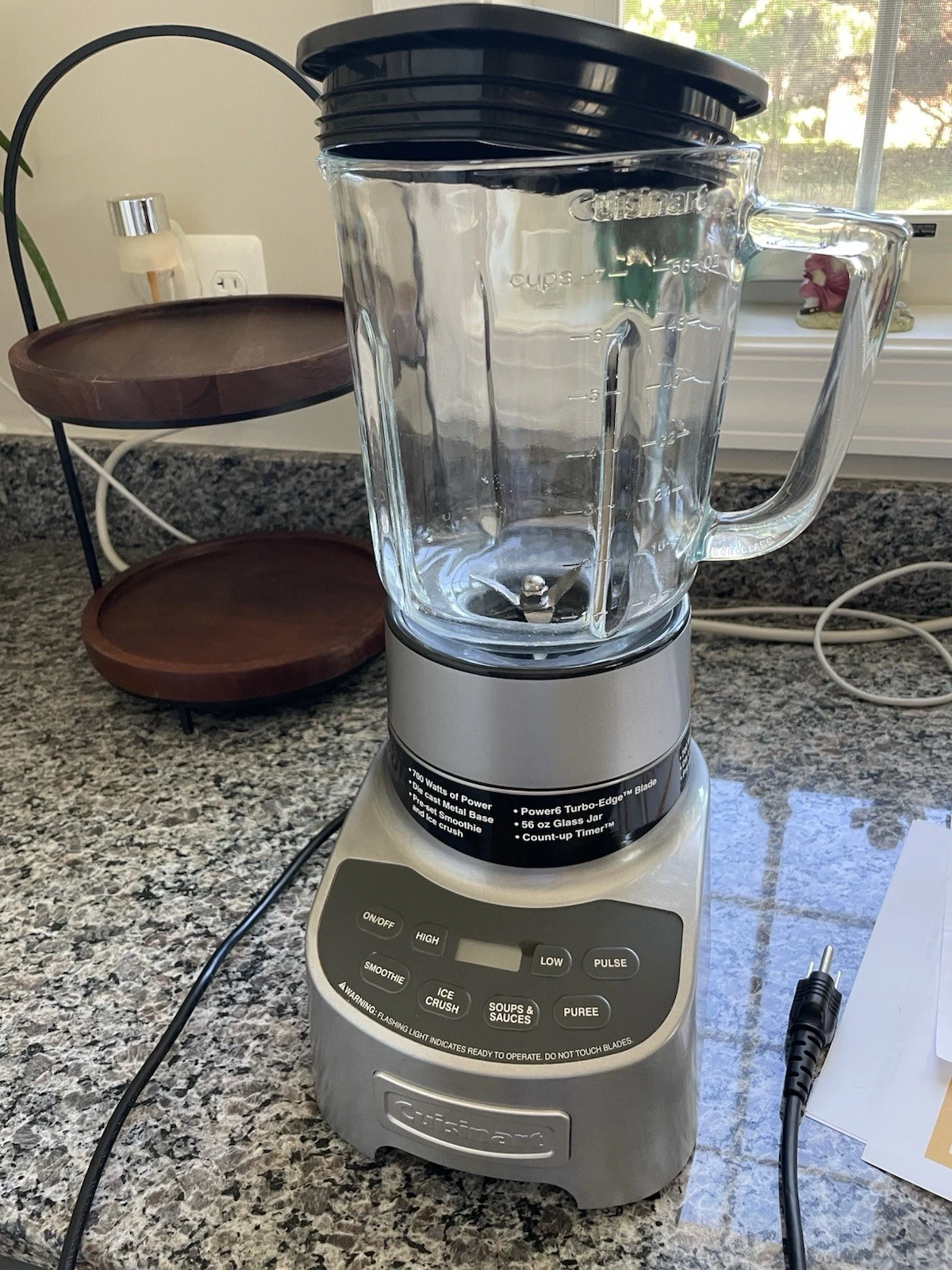 Cuisinart Power6 700W Blender 56 oz Glass Jar, Preset Programs, Silver/Black
Opens in a new window o