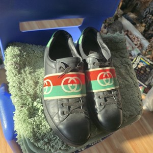 GUCCI MENS SNEAKERS BRAND NEW MENS  SIZE 11 ....WOMENS 12.5