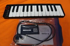 Donner N-25 USB MIDI Keyboard Controller 25 Key With Screen Joystick Sequencer