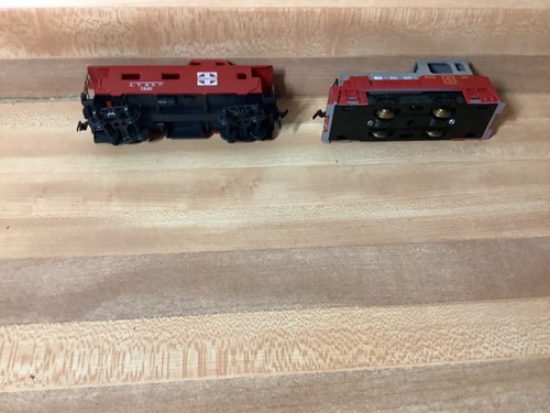 Interruptor diésel luz 241C y ATSF 7240 caboose HO vintage Tyco Santa Fe - Imagen 8 de 10