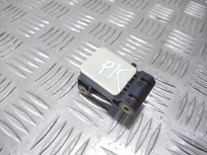 BMW 1 E82 E88 2011 Vorne links Airbagsensor Crashsensor Drucksensor UST92909