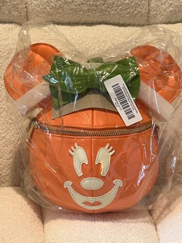 NEW Loungefly Disney Halloween Minnie Mouse Pumpkin Glow Face Crossbody Bag - Afbeelding 1 van 7