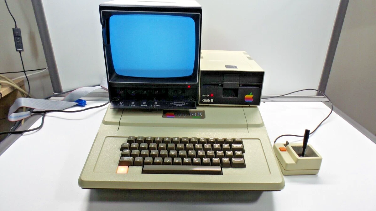 AppleⅡ plus diskⅡ 2台 モノクロディスプレイモニタ AppleⅡ plus diskⅡ 2台 モノクロディスプレイモニタ Apple II Plus