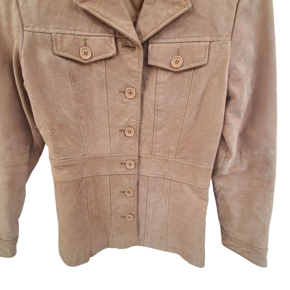 Chaqueta ajustada de gamuza con botones Rue 21 para mujer color tostado talla S Southwestern Boho Prep Foto 2 de 4