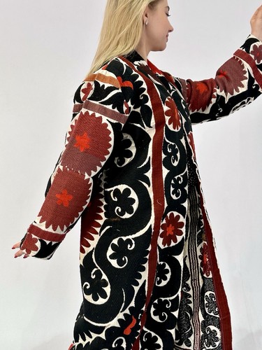 Handmade Upcycled Uzbek Suzani Embroidery Chapan Coat/Robe/Kaftan/Kimono Vintage - Picture 7 of 13