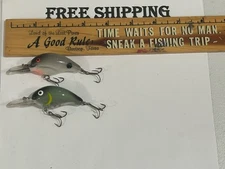 LOT OF 2 Pre-Pradco Bandit 200 Series Vintage Crankbait 2 TUFF COLORS NICE COND