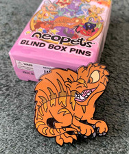 Neopets Tyrannian Krawk Blind Box Pin with box and Unused Code NEW
