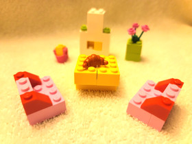 LEGO Juniors Pink Suitcase build & rebuild with manual. Mostly complete