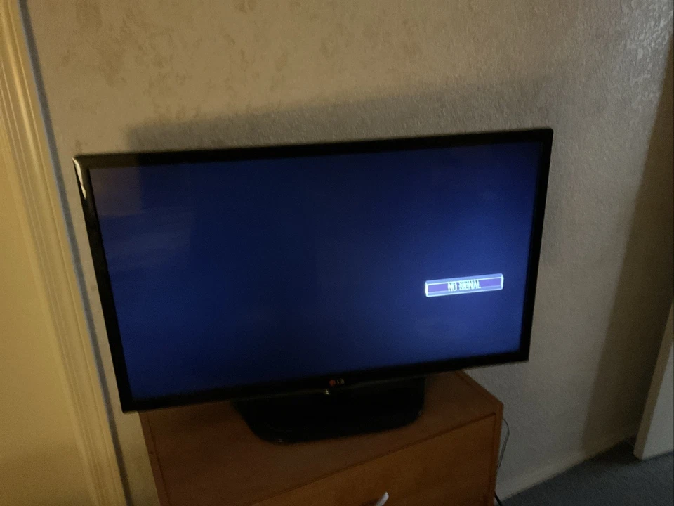 LG 32LK450 32-inch Full HD LCD TV 1080p with Remote - Image 3 of 3