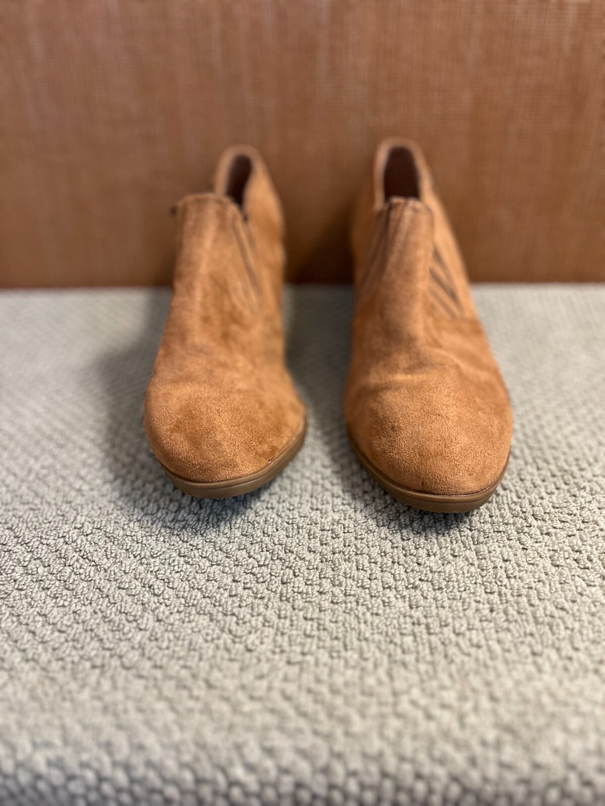 Gloria Vanderbilt Black Tan Suede Wedge Ankle Boots Size