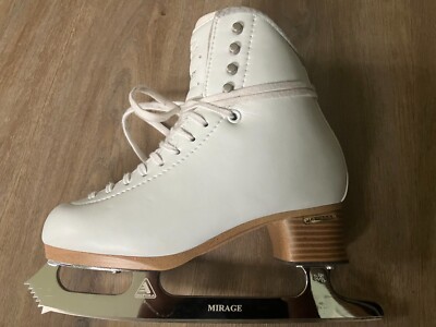 Youth Figure Skates  size 8 3/4
