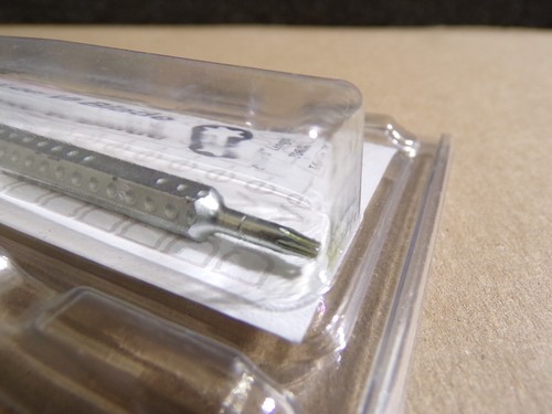 Wiha Tools 28126 Drive-Loc VI Torx Blade T6 and T8 (G) - Picture 3 of 6