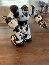 WowWee Robosapian Robotic 14 Robot Humanoid Works No Remote EXCELLENT BLK WHT