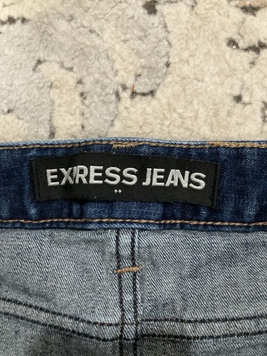 Express Shortie Relaxed Low Rise Cutoff Jean Shorts Sz 2 Blue Distressed short - Picture 4 of 7